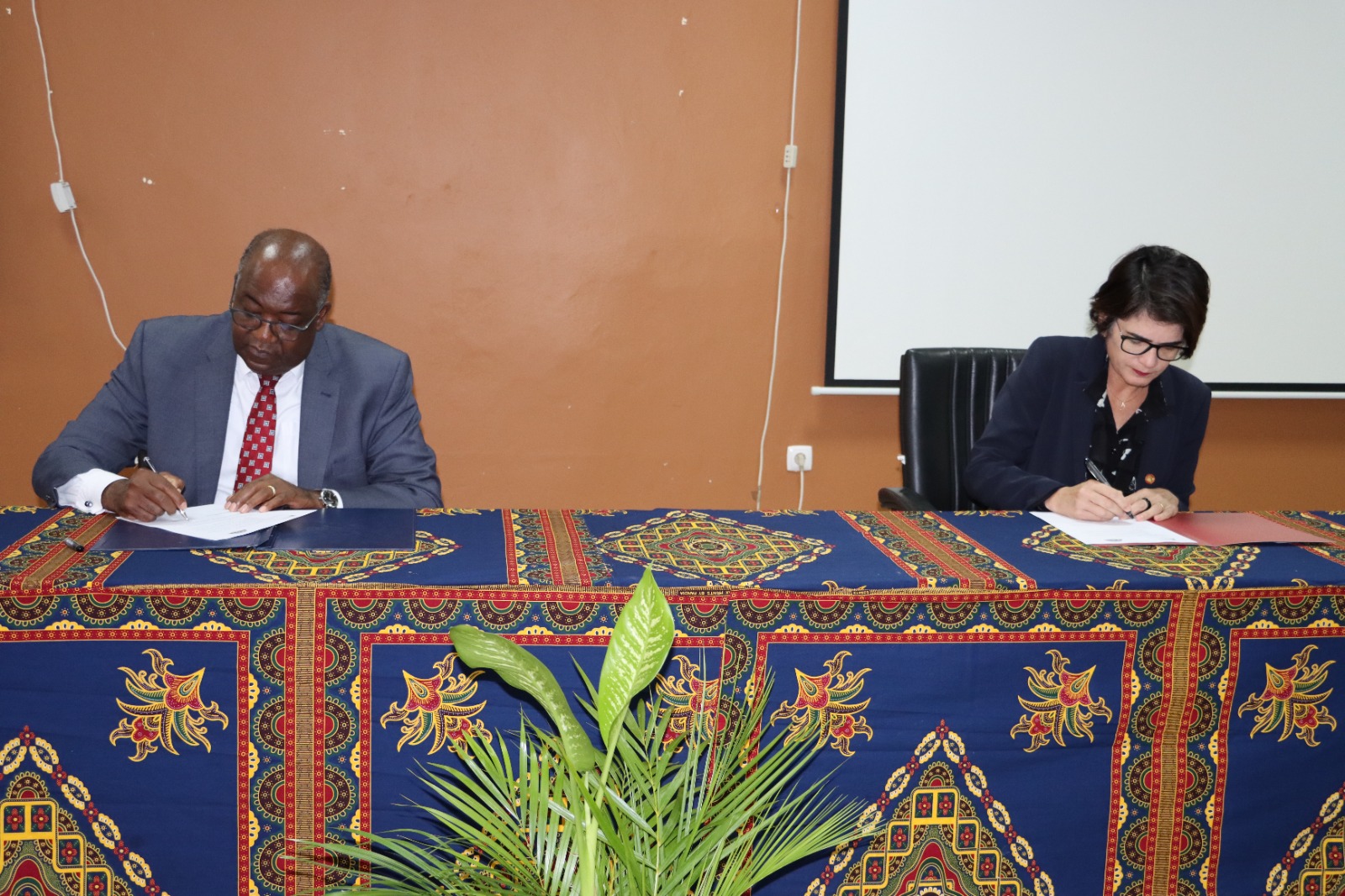 Acordo bilateral une UP-Maputo e Pernambuco 