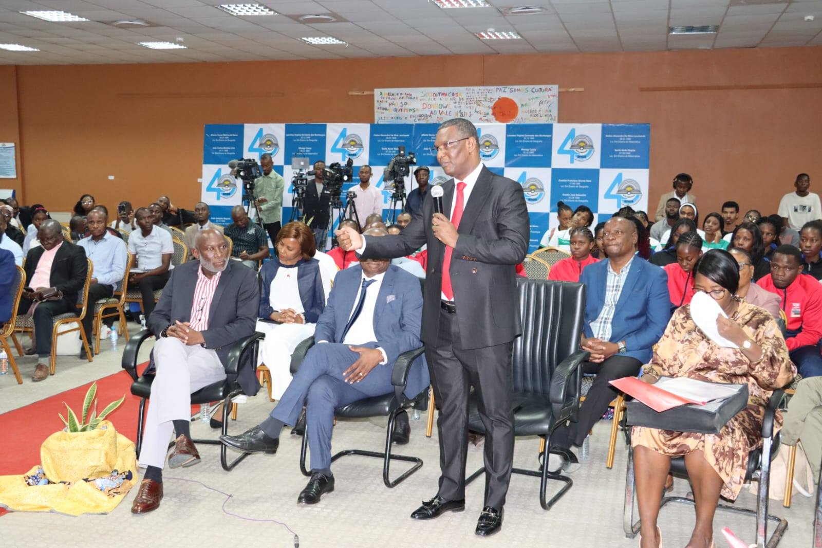 DESPORTO É UMA FERRAMENTA DE CONSTRUÇÃO DE PONTES