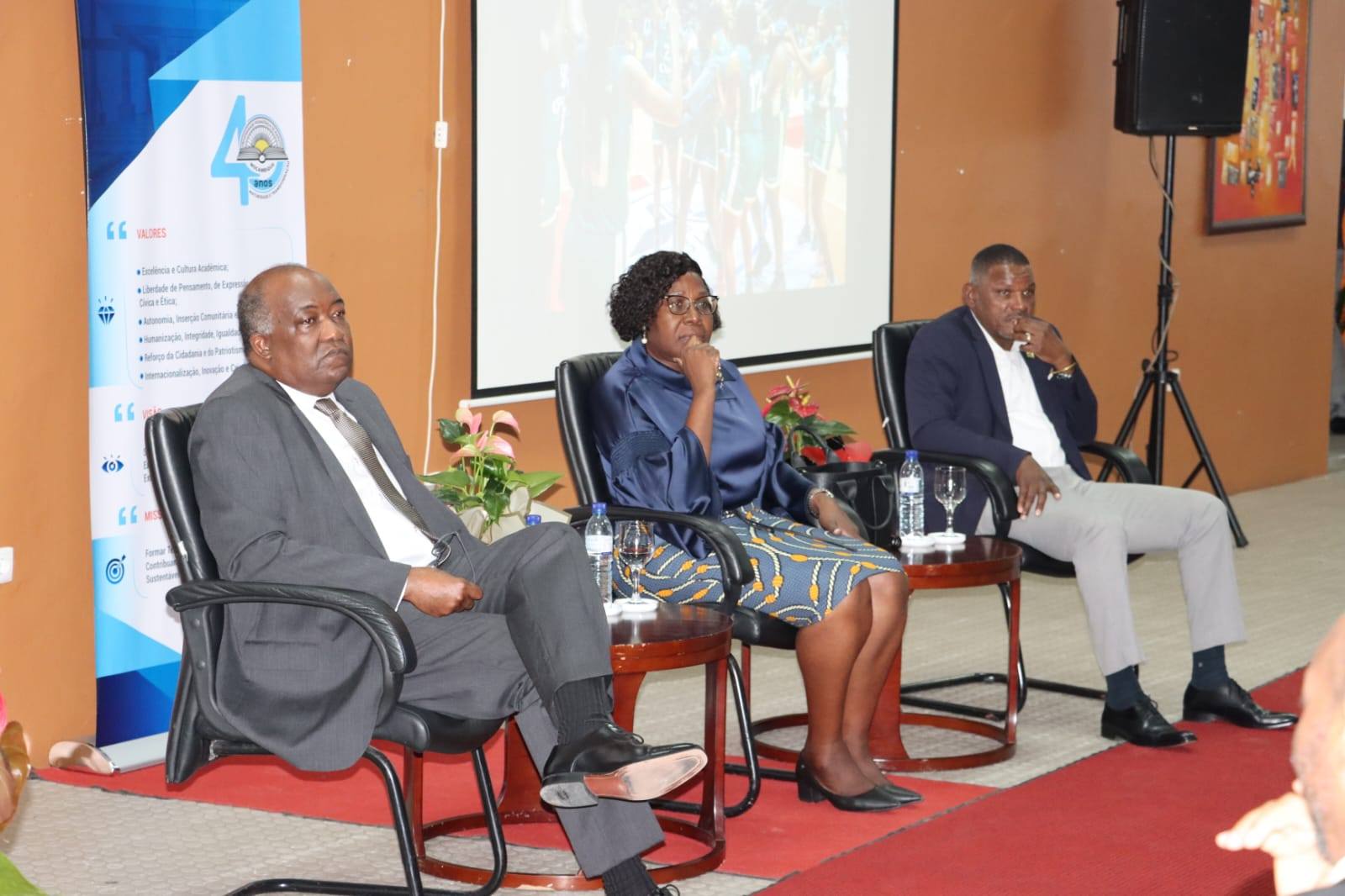 DESPORTO É UMA FERRAMENTA DE CONSTRUÇÃO DE PONTES