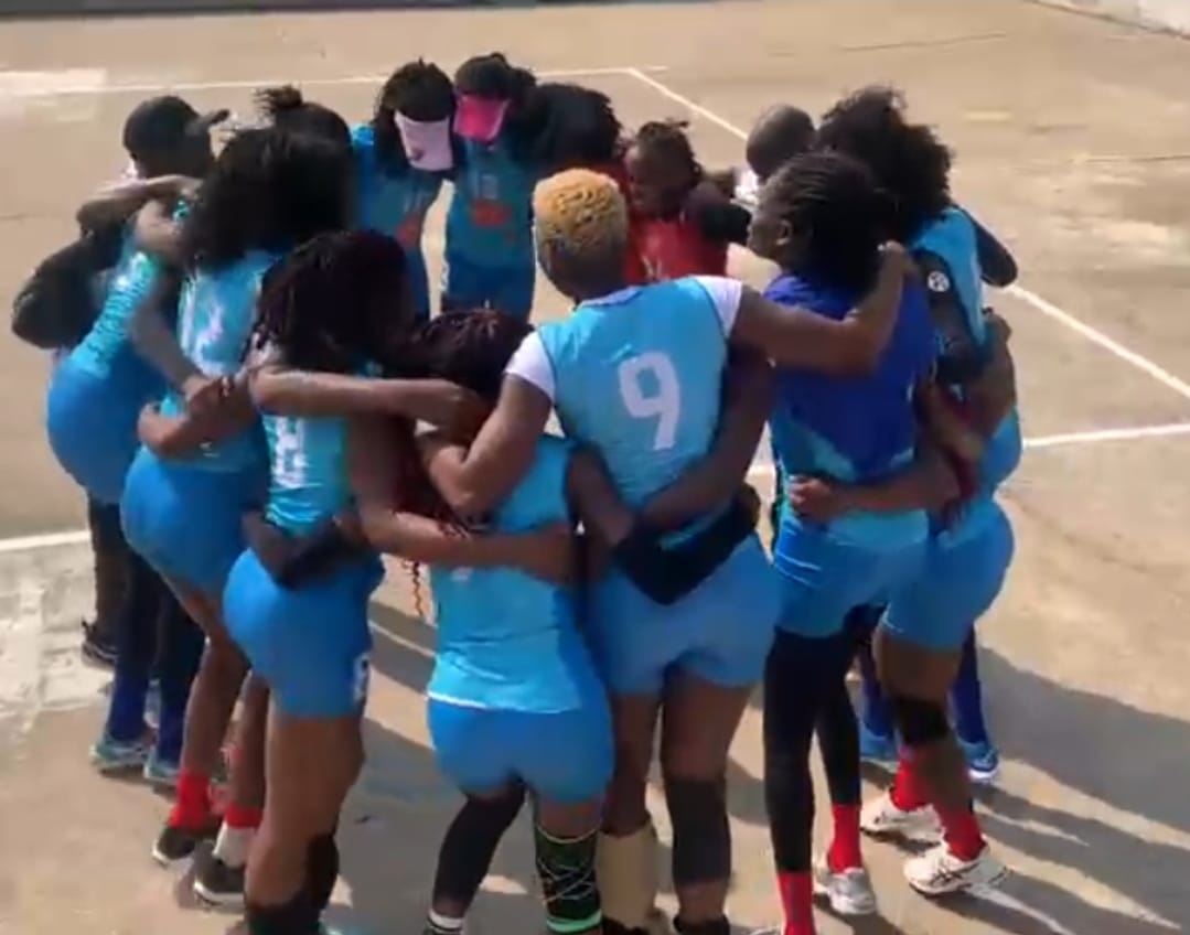 Reitor Encoraja Equipa de Voleibol Feminino